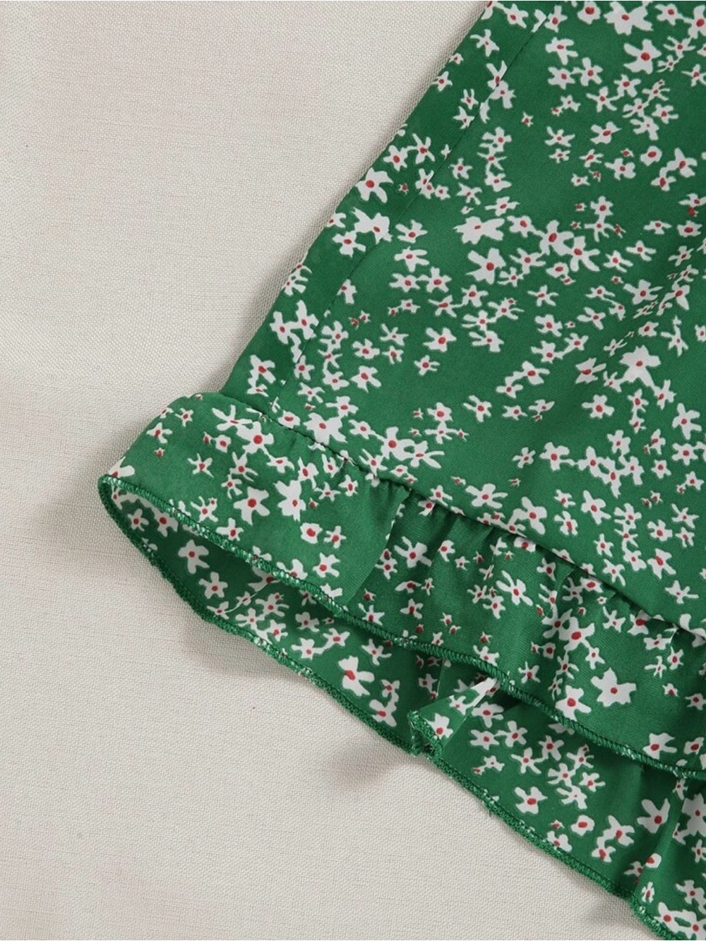 Puff Sleeve Shirred Drawstring Front Top & Ditsy Floral Ruffle Hem Shorts Sz 2 - Picture 4 of 8